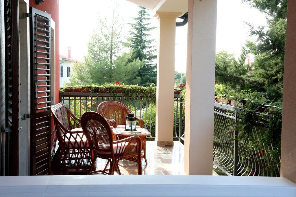 Apartments Max Vrsar Exterior photo