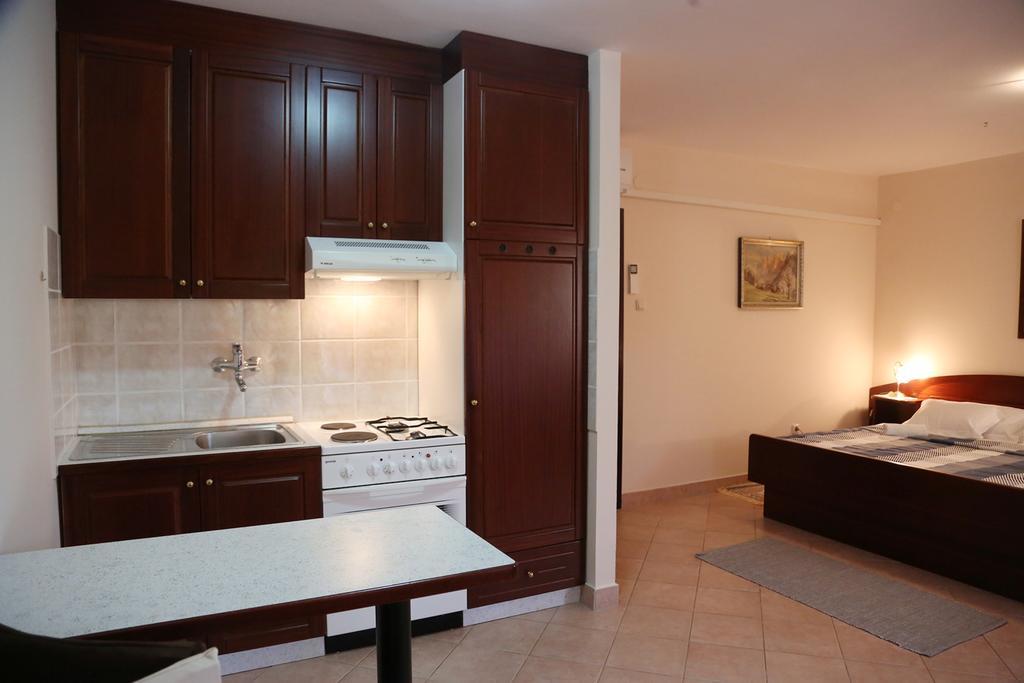 Apartments Max Vrsar Exterior photo