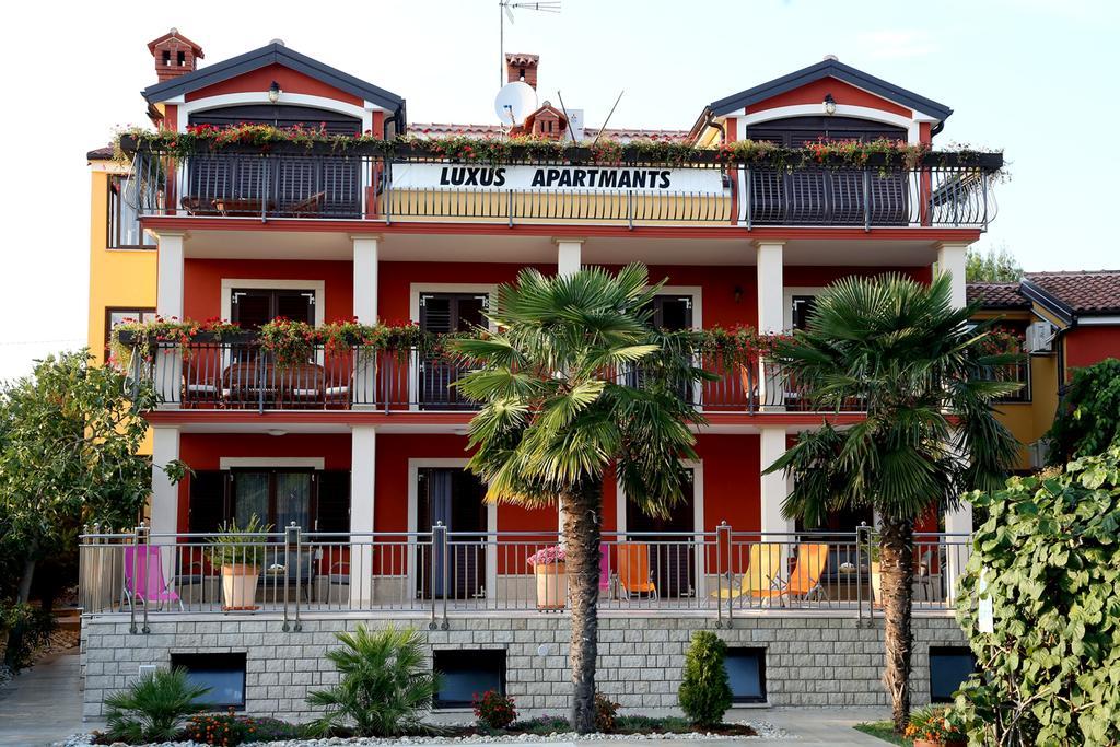 Apartments Max Vrsar Exterior photo